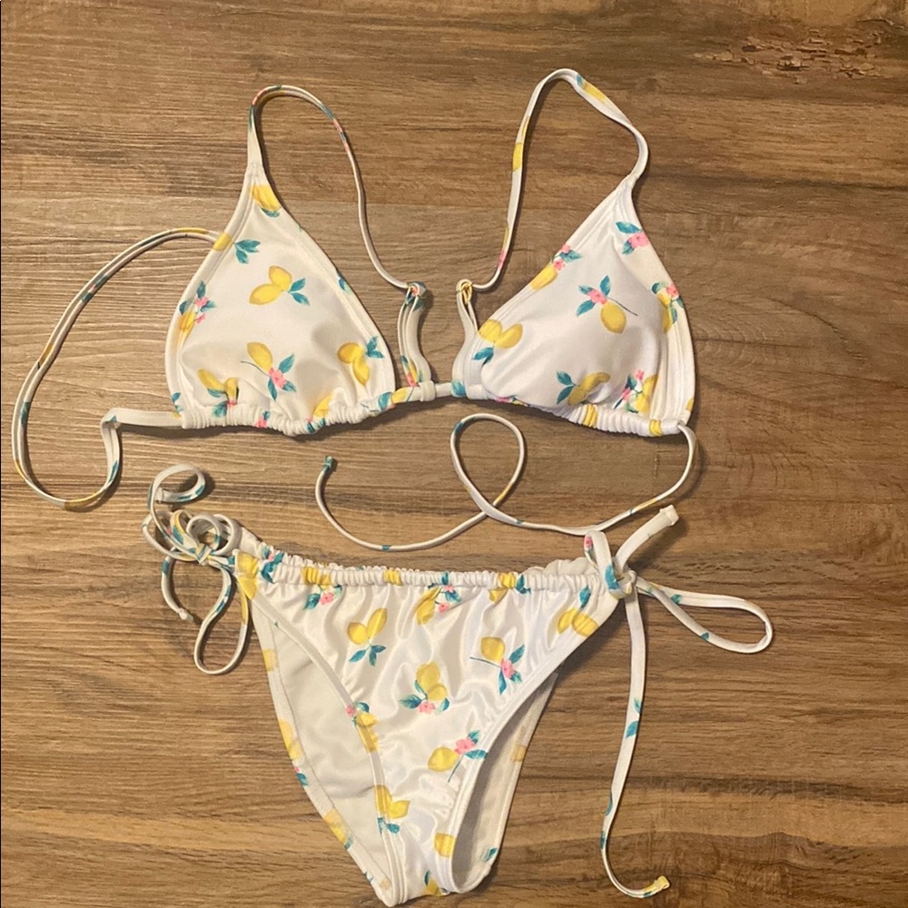Lemon Bikini